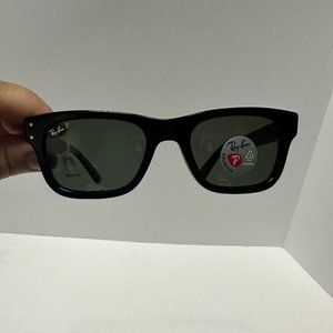 Ray-Ban BURBANK Mens Green Lens Black Frame Sunglasses RB2283 901/58 52-20